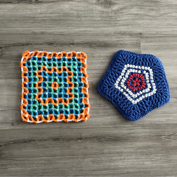 New Crochet Patriotic Star & Square Ruffle Doilies (Set of 2) - Picture 13 of 14